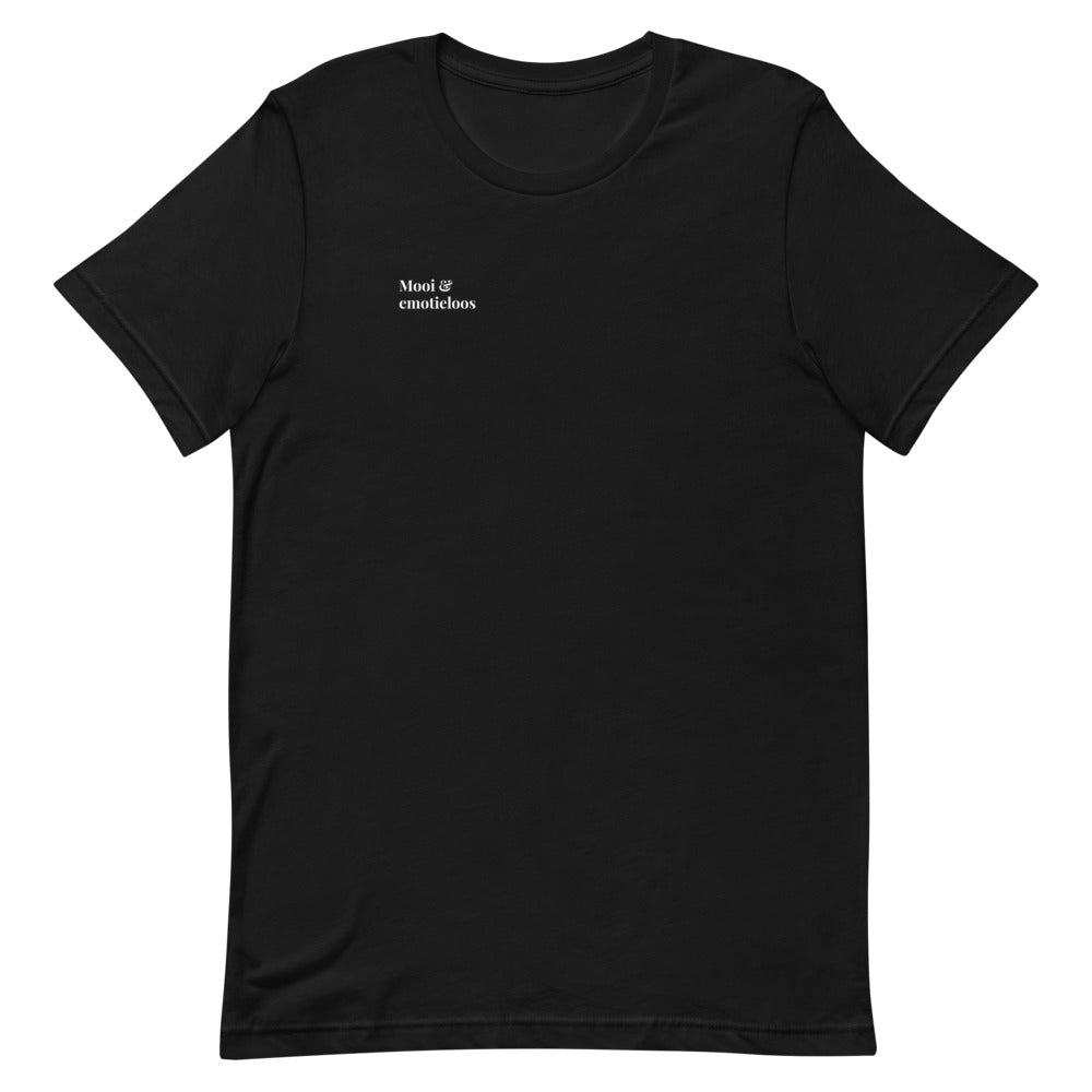 zwarte t-shirt met quote 'mooi & emotieloos'